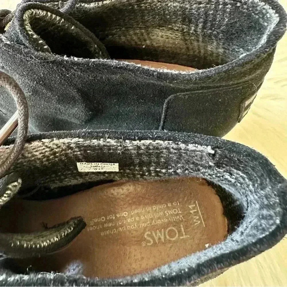 Toms Wedges Booties Shoes Sz 11 Black Suede Leather - Picture 9 of 10